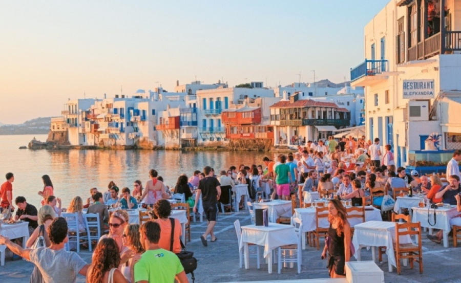 ΤτΕ: Στα 21 δισεκατομμύρια ευρώ τα έσοδα από τον τουρισμό στο δεκάμηνο με 5,5% άνοδο