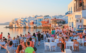 ΤτΕ: Στα 21 δισεκατομμύρια ευρώ τα έσοδα από τον τουρισμό στο δεκάμηνο με 5,5% άνοδο