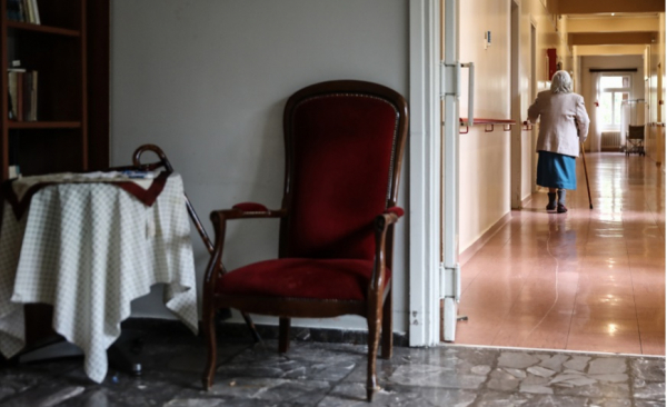 Μιχαηλίδου: Μάσκες και γάντια, αξίας 2 εκατ. ευρώ, για τις Μονάδες Φροντίδας Ηλικιωμένων