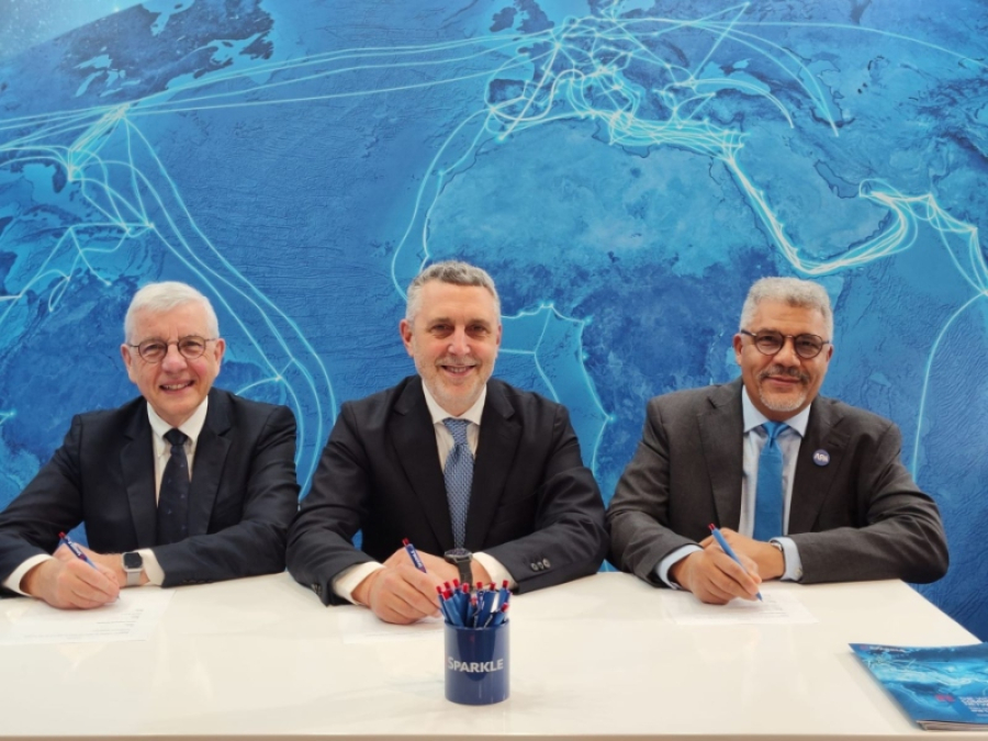 Από αριστερά προς τα δεξιά: Didier Dillard, Πρόεδρος και Διευθύνων Σύμβουλος της Elettra Tlc, Enrico Maria Bagnasco, Διευθύνων Σύμβουλος της Sparkle, Alain Biston, Διευθύνων Σύμβουλος της ASN.