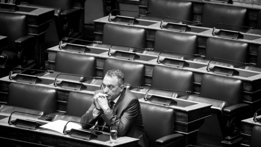 Σπαρτιάτες: Ανακοινώθηκε η διαγραφή τριών βουλευτών και ανεξαρτητοποίηση άλλων δύο