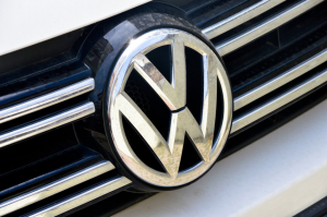 Volkswagen: Διπλασίασε τις πωλήσεις ηλεκτρικών μοντέλων της το 2021
