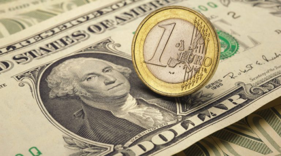 Το ευρώ ενισχύεται 0,11%, στα 1,0730 δολάρια