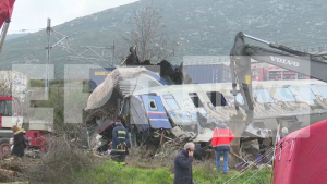 Σύγκρουση τρένων στα Τέμπη: Αυξάνεται ο αριθμός των νεκρών στους 38 - Παραμένει άγνωστος ο αριθμός αγνοουμένων