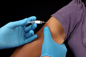 Οδηγίες για πλήρως εμβολιασμένους που θα έρθουν σε επαφή με κρούσμα