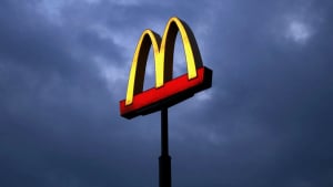 Τα McDonald&#039;s ξανανοίγουν καταστήματά τους στην Ουκρανία