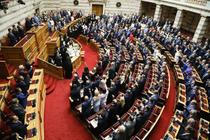 Σήμερα η ορκωμοσία στη Βουλή, αύριο η διάλυση