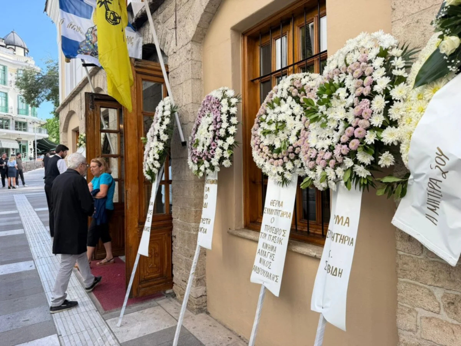 Ολοκληρώθηκε η εξόδιος ακολουθία της Βάγιας Νέστορα - Παρών και ο πρωθυπουργός Κ. Μητσοτάκης