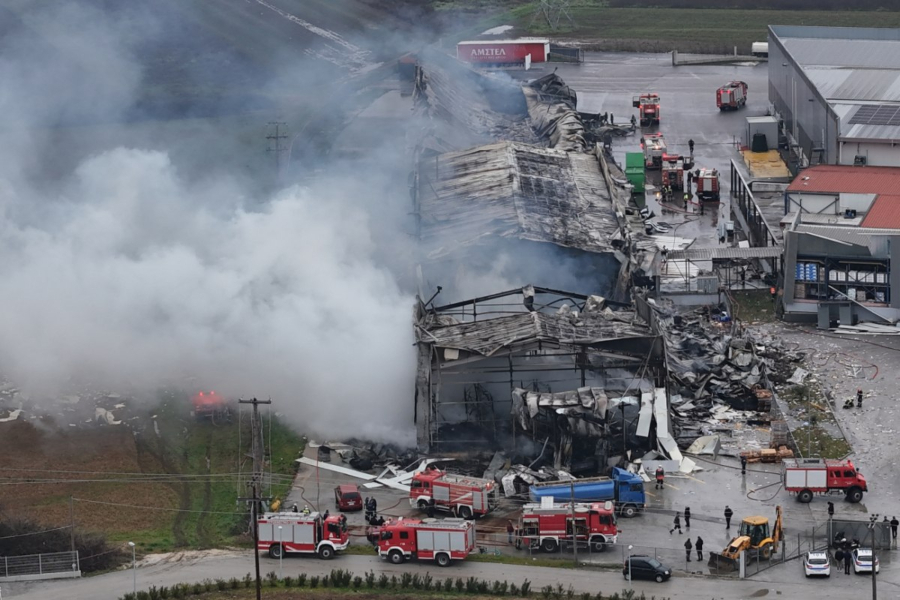 Πυροσβεστική για έκρηξη στη Βιολάντα: Πολύμηνη διαρροή προπανίου στο έδαφος