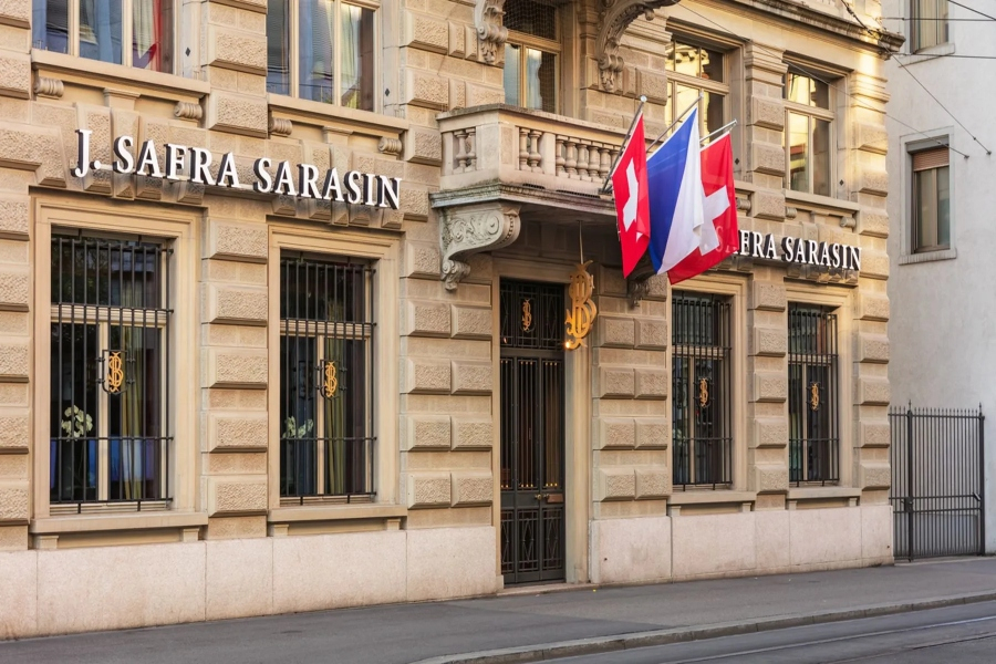 Banque J. Safra Sarasin: Η ελβετική τράπεζα ανοίγει υποκατάστημα στην Ελλάδα