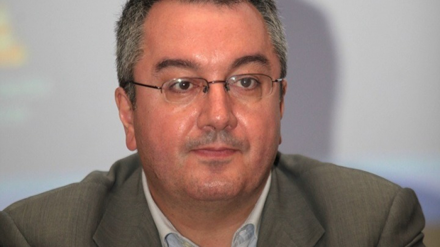 Μόσιαλος: Έσχατο μέτρο το lockdown - Τα δύσκολα είναι μπροστά μας