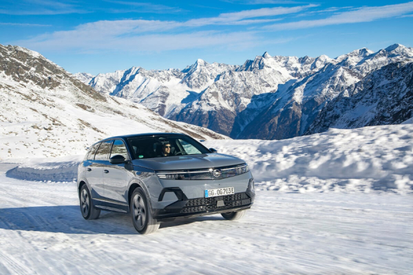 Grandland Electric AWD: Το πρώτο αμιγώς ηλεκτρικό Opel με τετρακίνηση