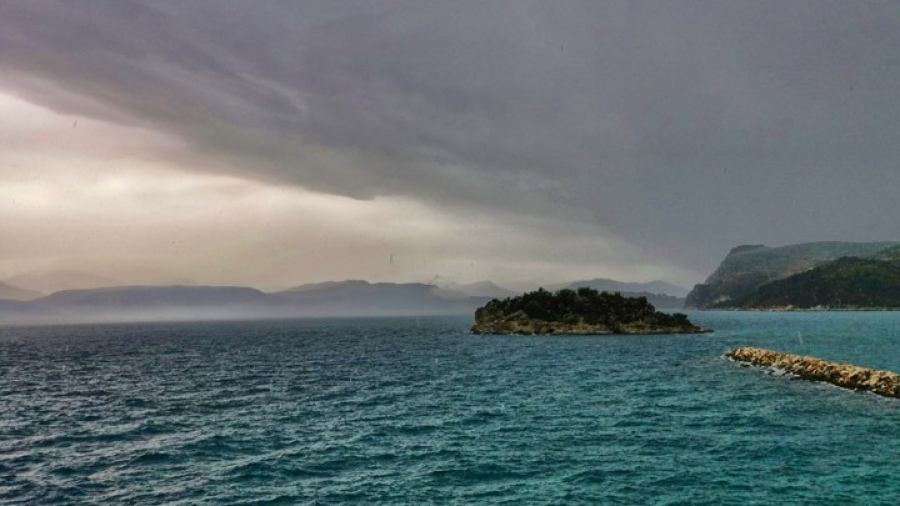 Τοπικές βροχές και καταιγίδες, κυρίως από το μεσημέρι και στην Αττική