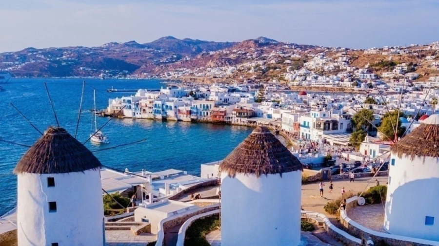 ΥΠΕΝ: Σωρεία περιπτώσεων αυθαίρετων κατασκευών στη Μύκονο μετά από συνεχείς ελέγχους