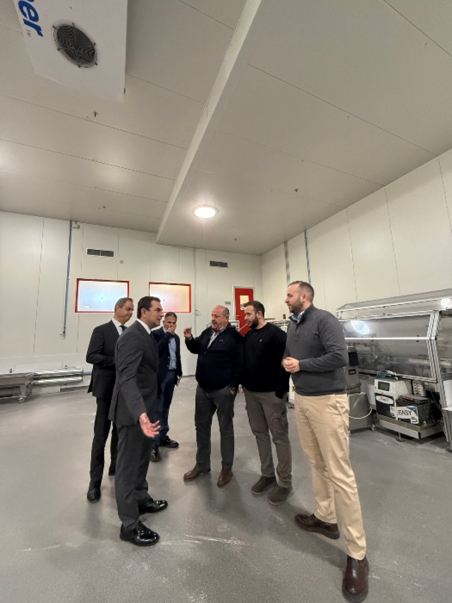 Επίσκεψη του βουλευτή Κώστα Σκρέκα στις εγκαταστάσεις της Ευβοϊκής Ζύμης στο Σχηματάρι