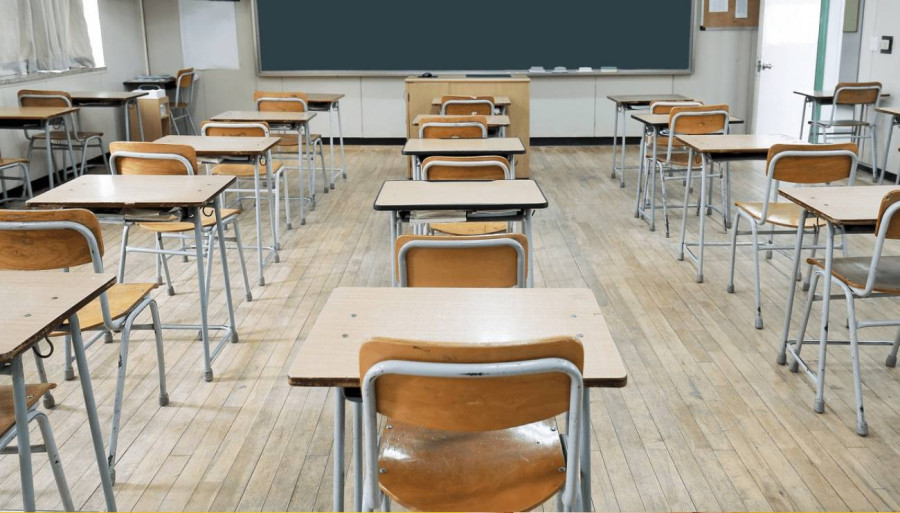 Στα θρανία ξανά οι μαθητές των λυκείων (vid)