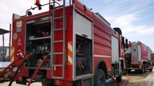 Πυρκαγιά σε εργοστάσιο ανακύκλωσης στη Μάνδρα - Μήνυμα από το 112