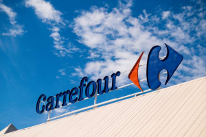 Επιστρέφει η Carrefour στην Ελλάδα με συνέταιρο τον Βαρδινογιάννη