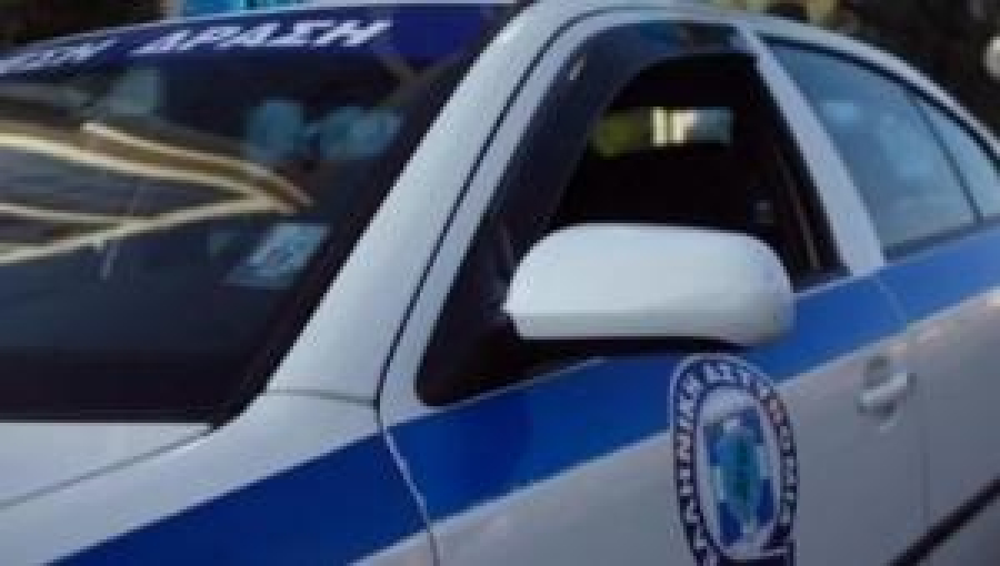 Εκρηξη στην είσοδο του Ειρηνοδικείου Κορωπίου