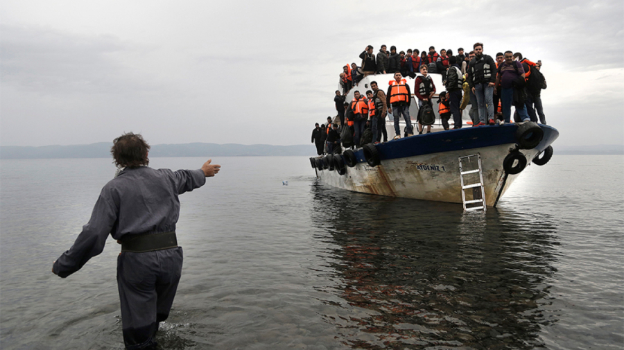 Το Ευρωπαϊκό Λαϊκό Κόμμα τάσσεται υπέρ της μεταφοράς αιτούντων άσυλο σε τρίτες χώρες