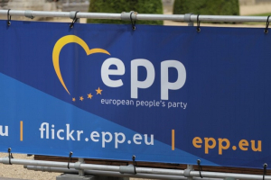 Βρυξέλλες: Έφοδος της αστυνομίας στα γραφεία του Ευρωπαϊκού Λαϊκού Κόμματος