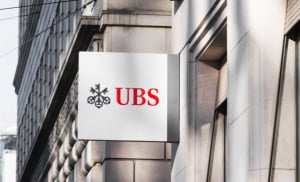 UBS: Μείωση κερδών το 4ο τρίμηνο 2021 - Θέτει νέους φιλόδοξους στόχους κερδοφορίας