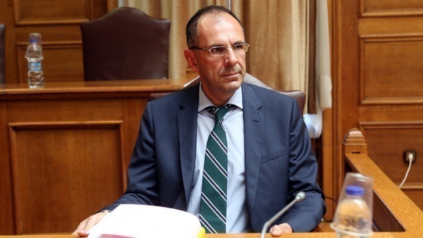 Γεραπετρίτης: «Kακοσκηνοθετημένη παράσταση» από τον Τσίπρα, δημιουργεί σοβαρό ρήγμα στο πολίτευμα