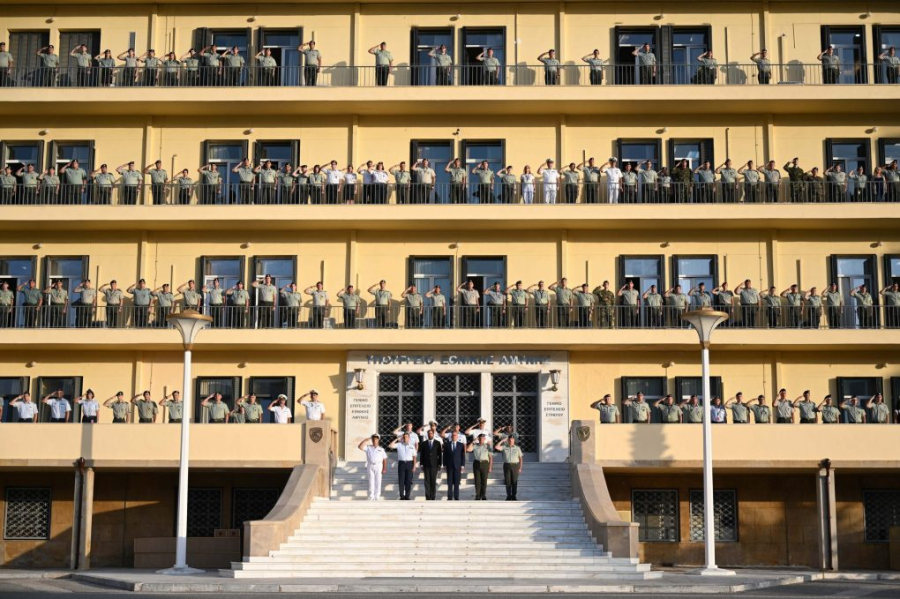 Τελετή απόδοσης τιμής στους θανόντες στη Λιβύη