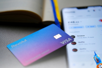 Revolut κατά Meta για διαδικτυακές απάτες: "Πρέπει να αποζημιώνει τα θύματα"