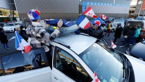 Γαλλία: Με σημαίες του Καναδά οι διαδηλωτές στο γαλλικό &quot;κονβόι της ελευθερίας&quot;