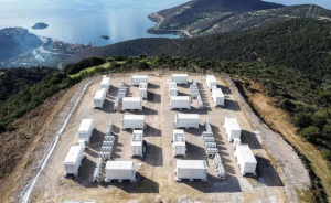 MORE: Ολοκλήρωσε την κατασκευή τριών ανεξάρτητων συστημάτων αποθήκευσης ενέργειας στην Ελλάδα