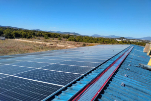 Η Polyplast Ltd προχωρά σε εγκατάσταση φωτοβολταϊκών