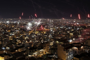 Προστασία των Ζώων Συντροφιάς: Στις εορταστικές εκδηλώσεις υιοθετήστε τα αθόρυβα πυροτεχνήματα