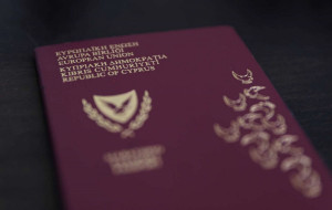 Reuters για &quot;χρυσά διαβατήρια&quot; στην Κύπρο: Η κυβέρνηση παρανόμησε