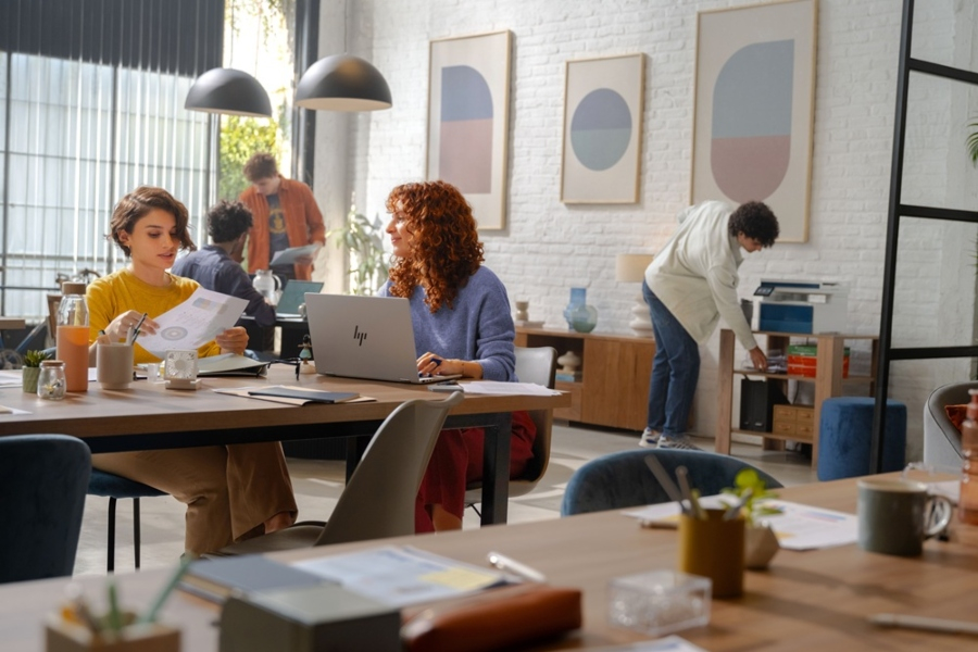 H HP παρουσίασε το χαρτοφυλάκιο Laserjet