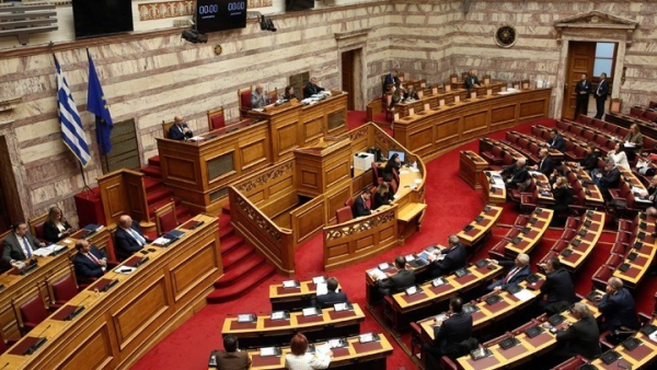 Τέμπη: Στις 10 π.μ. η Επιτροπή Θεσμών και Διαφάνειας – Παρών και ο (εξαφανισμένος) Κ. Καραμανλής