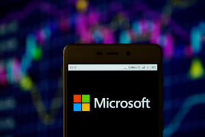 Microsoft: Μειώθηκαν τα κέρδη, αυξήθηκαν τα έσοδα το γ&#039; τρίμηνο