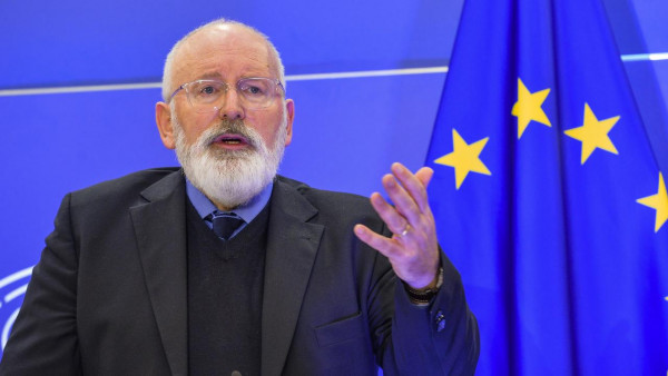 ΕΕ: "Η πολιτική για το κλίμα ή θα είναι κοινωνική - ή δεν θα υπάρξει, δηλώνει ο Φρανς Τίμερμανς