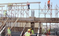 ΕΛΣΤΑΤ: «Έκρηξη» στην οικοδομική δραστηριότητα τον Απρίλιο