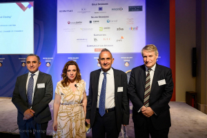 Κέννυ Ευαγγέλου, Βρετανός Πρόεδρος του Ελληνοβρετανικού Επιμελητηρίου, Άννα Καλλιάνη, Ελληνίδα Πρόεδρος του Ελληνοβρετανικού Επιμελητηρίου, Νίκος Χατζητσόλης, Ταμίας του Ελληνοβρετανικού Εμπορικού Επιμελητηρίου &amp; Διευθύνων Σύμβουλος, ΑΞΙΕΣ Α.Ε. – Μέλος του Διεθνούς Δικτύου της CBRE, Graham Hughes, Executive Director της CBRE Valuation and Advisory Services-International