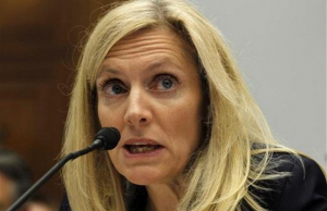 Μπρέιναρντ (Fed): Δύσκολο να σταματήσουν οι αυξήσεις των επιτοκίων