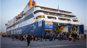 Δεμένα τα πλοία τη Δευτέρα (1/5)