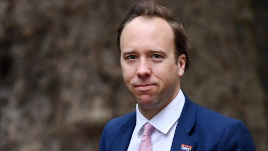 Ματ Χάνκοκ: Οι εμβολιασμένοι Βρετανοί θα πάνε στις παραλίες της Ευρώπης όταν είναι ασφαλείς