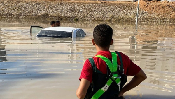 Λιβύη: Σάκους για πτώματα και συνεργεία ειδικευμένα στην ανάσυρση νεκρών ζητούν οι αρχές της Ντέρνα
