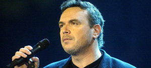 Απεβίωσε ο Μανώλης Λιδάκης σε ηλικία 65 ετών