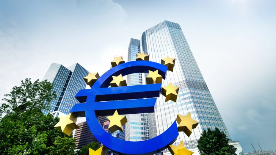 ΕΚΤ: Ενδέχεται να προχωρήσει σε μικρότερη αύξηση επιτοκίων τον Δεκέμβριο (Bloomberg)