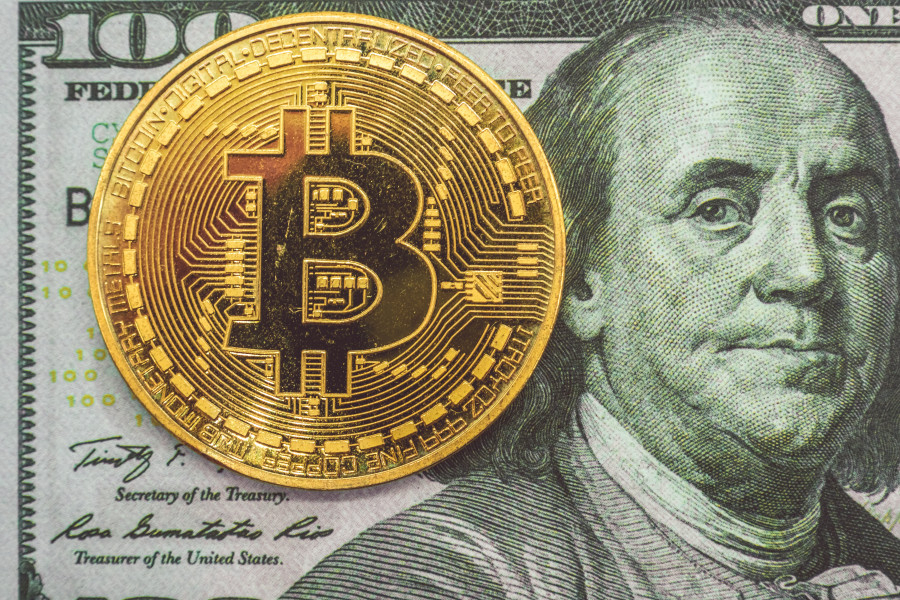 Bitcoin: Κατρακυλά σχεδόν 8% λόγω της νέας μετάλλαξης