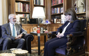 Στο Προεδρικό Μέγαρο ο Ιωάννης Σαρμάς, ανέλαβε χρέη υπηρεσιακού πρωθυπουργού