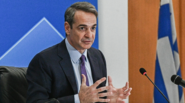 Μητσοτάκης: Νέο μισθολόγιο δημόσιων υπαλλήλων το 2024 - Κίνδυνος για την επενδυτική βαθμίδα η αστάθεια