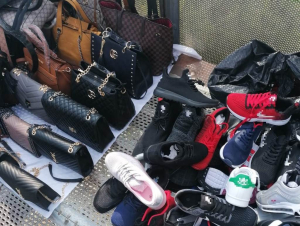 ΔΙΜΕΑ: Πρόστιμα 85.750 ευρώ σε 4 επιχειρήσεις για παπούτσια «μαϊμού»